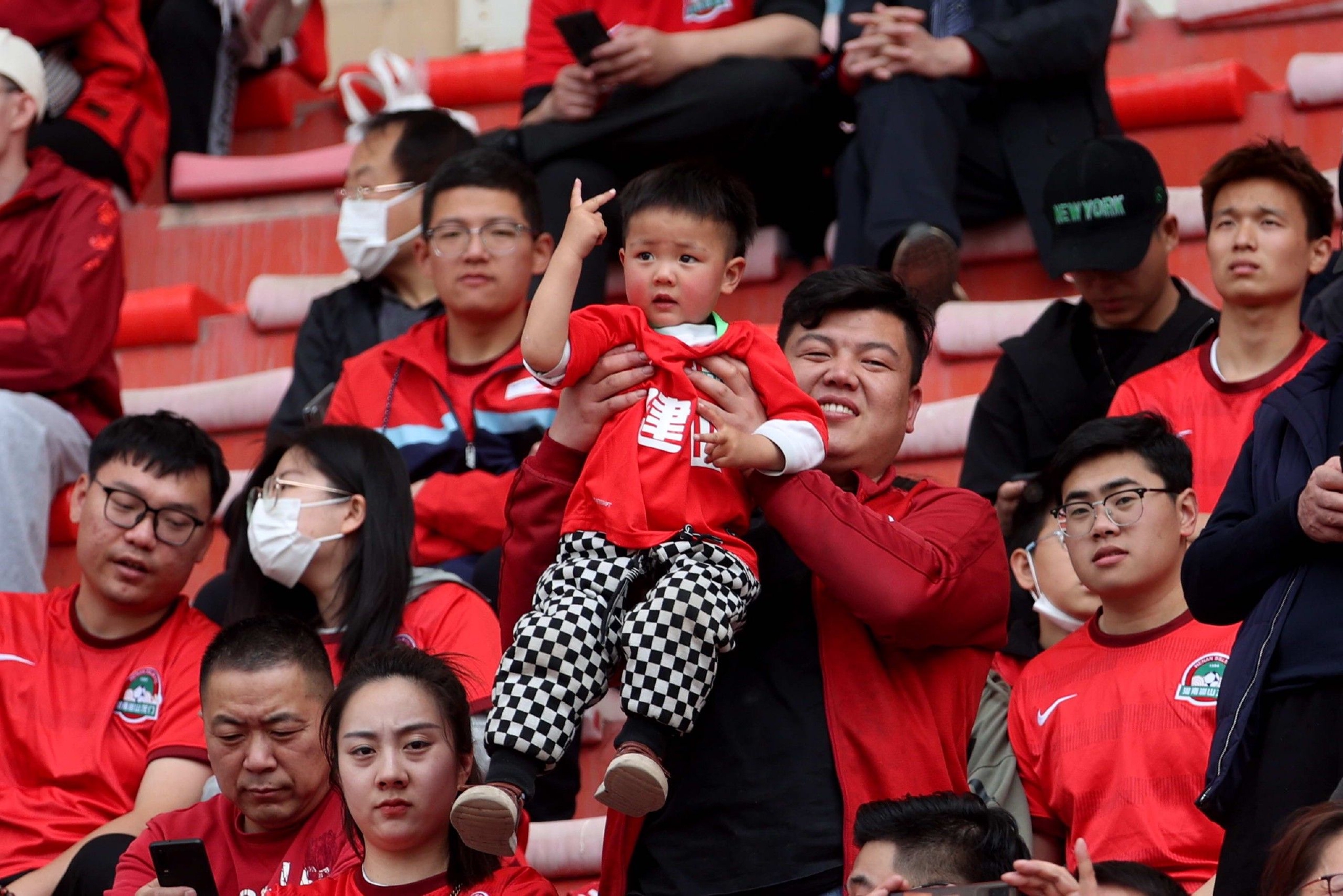 爱游戏-精彩瞬间连连上演,球迷心情激动(球迷的心情) 第2张 爱游戏-精彩瞬间连连上演,球迷心情激动(球迷的心情) 第2张